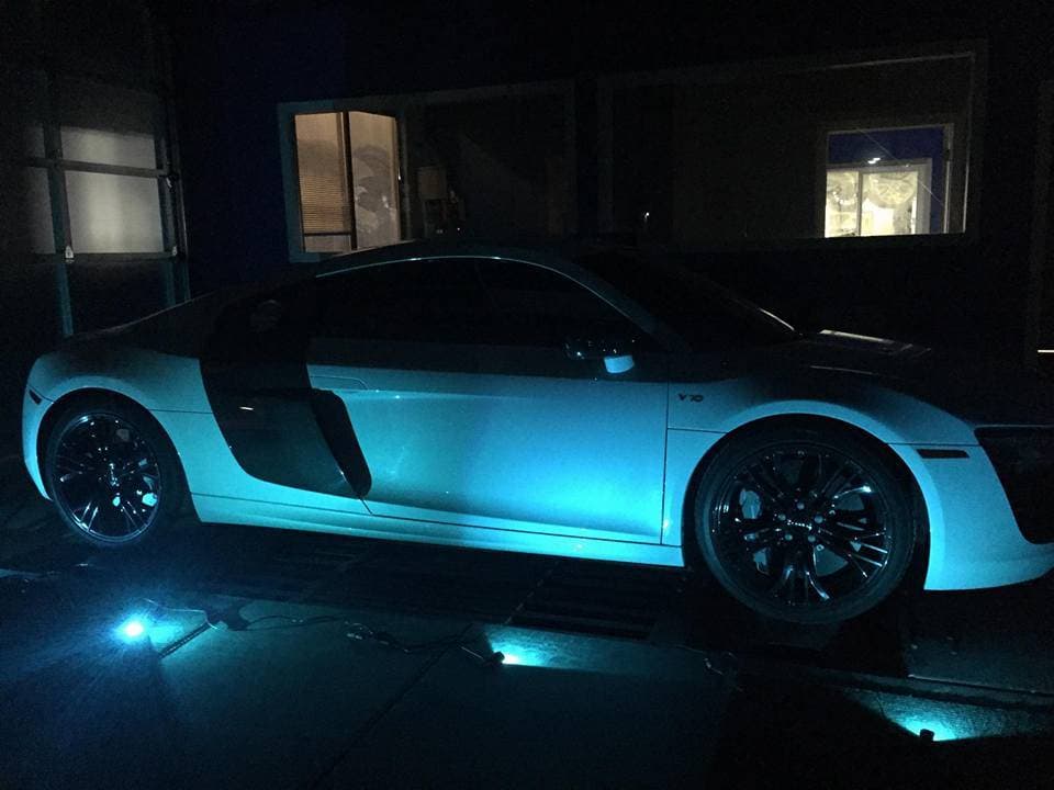 White Audi R8 V10 on the Dynojet at Turbo Lab in Orem at night
